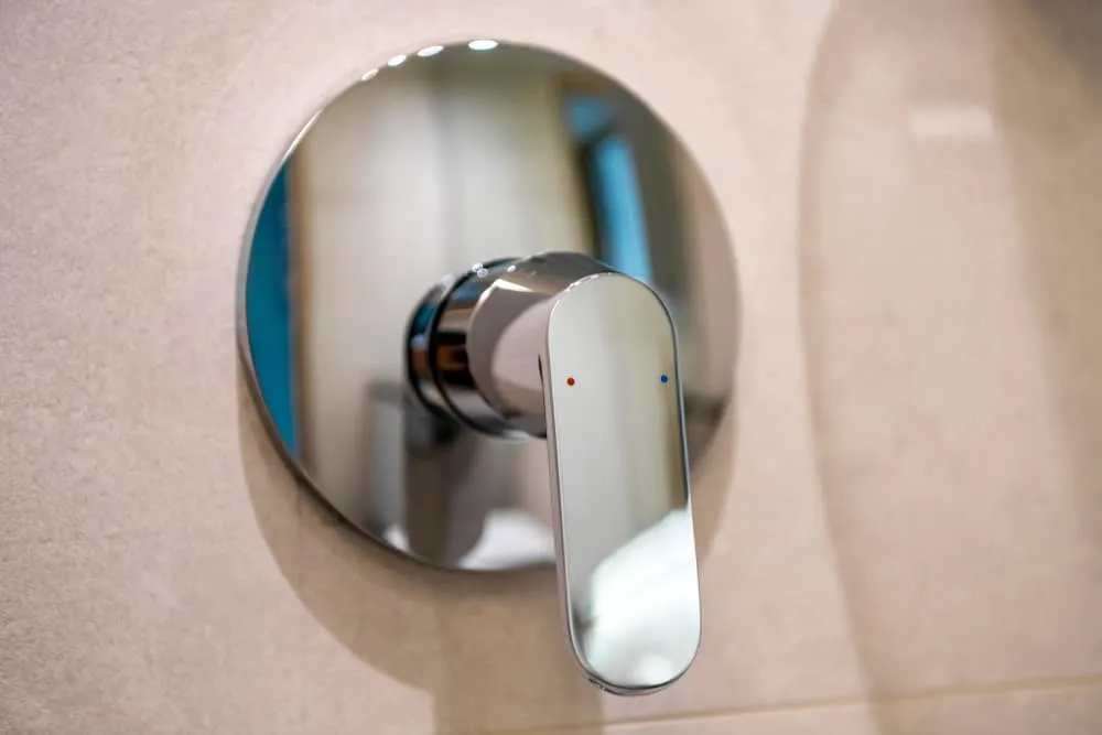 How To Remove Shower Handle Without Screws (Step-By-Step)